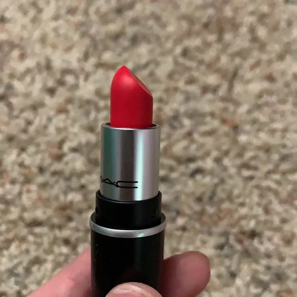 High End Lipstick and Lipgloss Deluxe Size Sampler - Picture 7 of 7